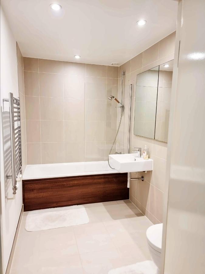 Your Riverside Home 2 With Private Balcony Londres Exterior foto